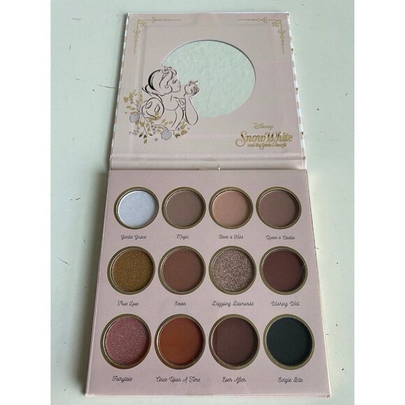 Disney's Snow White And The Seven Dwarfs 12 Pan Eye Shadow Palette NEW - Picture 2 of 12